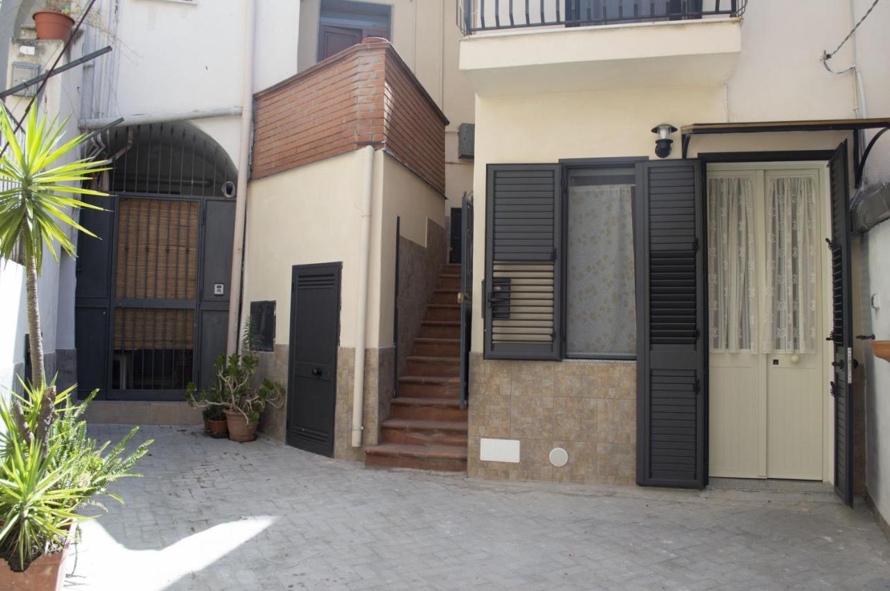 Bed And Breakfast La Volpe Rossa Regalbuto 外观 照片